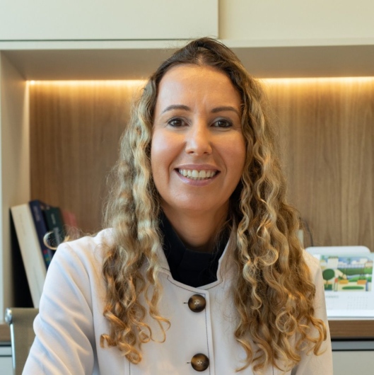 Dra. Alessandra Fonseca em seu consultório em Pendotiba, Niterói